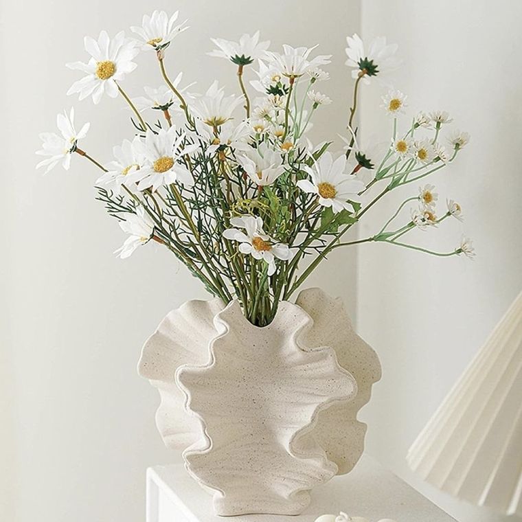 Vase organique beige
